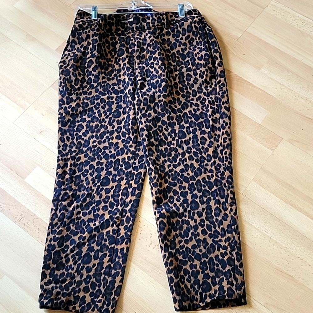 Old Navy Harper pants mid rise size 8 regular animal print excellent condition